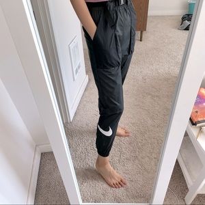 Nike woven swoosh logo cargo pant with belts